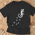 ヤモリ、トカゲ、サンショウウオ、爬虫類、動物、幸運、運勢、 足跡、足 Tシャツ 高齢者への贈り物
