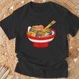 ラーメンを食べる三匹のかわいいカエルのお揃い アニメ恋人 食通 Tシャツ 高齢者への贈り物