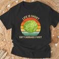 レトロ生活は短い。キャベツはじめてのキャベツ料理好き Tシャツ 高齢者への贈り物
