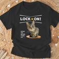 ロックオンなねこ 狙う猫 Cat Tシャツ 高齢者への贈り物