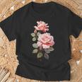 ローズシャツ 美しいピンクのバラとつぼみ Tシャツ 高齢者への贈り物