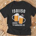五十歳 五十路 ビール好き 酒好き 父 母 男性 女性 50歳お祝い Cheers To Embracing Life Tシャツ 高齢者への贈り物