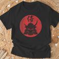 侍の戦士の兜日本の漢字-黒 Tシャツ 高齢者への贈り物