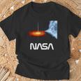 公式ライセンス。 Nasaシグナスブラックホールスペースギフト Tシャツ 高齢者への贈り物