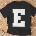 大文字 E アルファベット モノグラム イニシャル Tシャツ 高齢者への贈り物
