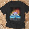 宇宙 銀河 猫 運転 車 Tシャツ 高齢者への贈り物