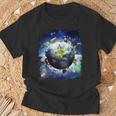 宇宙地球動物グループシーン Tシャツ 高齢者への贈り物
