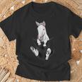 愛らしい白い馬のポケット Tシャツ 高齢者への贈り物