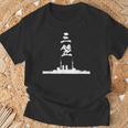 戦艦【三笠】軍艦 シルエット 日本 大日本帝国 海軍 帝国海軍 船 面白い ネタ 文字入り おもしろ ウケ狙い Tシャツ 高齢者への贈り物