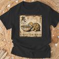 日本の古典的な洞窟石アートベビータートルラーメン Tシャツ 高齢者への贈り物
