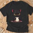 朝が嫌いなコーヒーと可愛い黒猫 Tシャツ 高齢者への贈り物