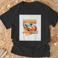 楽しいクールなレーシングカーイラスト Tシャツ 高齢者への贈り物