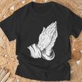 祈るイエスの手 Tシャツ 高齢者への贈り物