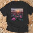 蓮の花畑 美しい夕日のグラフィック Tシャツ 高齢者への贈り物