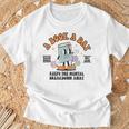 A Book A Day Keep The Mental Breakdown Away Book Lovers Tシャツ 高齢者への贈り物