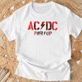 AcDcロックミュージックバンドpwrupフォトロゴ。 Tシャツ 高齢者への贈り物