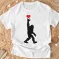 Asl Bigfoot I Love Youign Language Bigfoot I Love You Asl Tシャツ 高齢者への贈り物