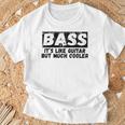 Bass It's Like Guitar But Much Cooler 面白いベース愛好家 Tシャツ 高齢者への贈り物