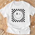 Camisa De Caraonriente A Cuadros Con Ojos Guiños Cara Feliz De Los Años 90 Camiseta unisex Regalos para ancianos