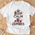 Keep Calm And Kill Zombies Carry Bloodplatter On Tシャツ 高齢者への贈り物