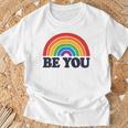 Lgbtq Be You Pocket Gay Pride Lgbt Ally Rainbow Flagintage Tシャツ 高齢者への贈り物