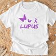 Lupus Warrior パープルバタフライ&リボン ポケット付き Tシャツ 高齢者への贈り物