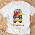 Messy Bun Proud Ally Pride Flag Love Lgbt レインボー サングラス Tシャツ 高齢者への贈り物