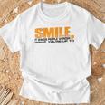 Smile It Makes People Wonder What You're Up To Tシャツ 高齢者への贈り物