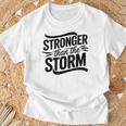 Stronger Than Thetorm Motivational Inspirational Positive Tシャツ 高齢者への贈り物