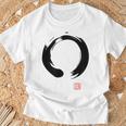 Zen Calligraphy Buddhist Enso Circle Tシャツ 高齢者への贈り物