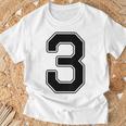【バックプリント・背中側】3 数字 背番号 ユニフォーム ナンバー【ブラック／黒の文字】スポーツ 野球 サッカー 部活 Tシャツ 高齢者への贈り物