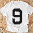 【バックプリント・背中側】9 数字 背番号 ユニフォーム ナンバー【ブラック／黒 の文字】スポーツ 練習着 部活 Tシャツ 高齢者への贈り物