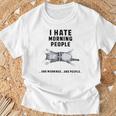 おかしな怠惰な猫 私は朝の人と朝と人が嫌いです Tシャツ 高齢者への贈り物
