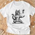 かわいい猫 太極拳 武道 陰陽 Tシャツ 高齢者への贈り物