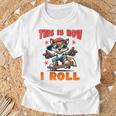 これが私がクールなフォックススケートをスケートボードで転がす方法です Tシャツ 高齢者への贈り物
