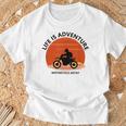 アドベンチャー バイク おもしろ ツーリング 人生は冒険だ オフロードバイクバイク イラスト Tシャツ 高齢者への贈り物