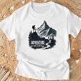 アドベンチャー バグ アウトドア キャンプ ハイキング 面白い 自然 グラフィック Tシャツ 高齢者への贈り物
