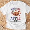 アメリカ国旗-アメリカン・アズ・アップルパイ Tシャツ 高齢者への贈り物