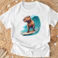 カッコイイ カピバラ サーファー サーフボード サーフィン メンズ レディース キッズ キャピー Tシャツ 高齢者への贈り物