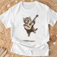 ギターを弾く面白い猫 面白いギター猫 Tシャツ 高齢者への贈り物