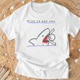 サメのことわざ ブラックユーモア Nice To Eat Yo Tシャツ 高齢者への贈り物