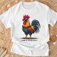 サングラスをかけた姿勢のクールな雄鶏。 Tシャツ 高齢者への贈り物