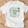 ハイキング バイブスオンリー 自然 落書き アート ミニマリスト 森林愛好家 Tシャツ 高齢者への贈り物