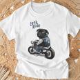 バイクに乗る面白いパグ犬レッツライド Tシャツ 高齢者への贈り物