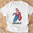 バナナ アメリカ国旗 パトリオット アメリカ パーティー ファニー フルーツ リパブリック Tシャツ 高齢者への贈り物