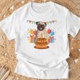 パグ 1歳 誕生日 お祝い ケーキ ペット 動物 犬 オーナー パグ Tシャツ 高齢者への贈り物