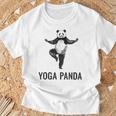 パンダ ヨガポーズ 水墨画 おもしろ 運動 和風 動物 Tシャツ 高齢者への贈り物