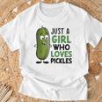 ピクルスが大好きな女の子だけ おかしなきゅうり Tシャツ 高齢者への贈り物