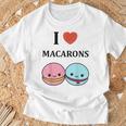 ユーモアマカロン フランスのデザートペストリー マカロンが大好き Tシャツ 高齢者への贈り物