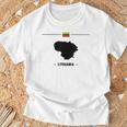 リトアニアの国旗、地図と国名リトアニア。 Tシャツ 高齢者への贈り物